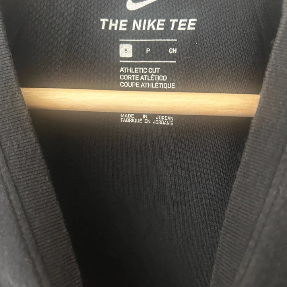 Nike LeBron James “More Than an Athlete” Graphic Tee Men’s Small
